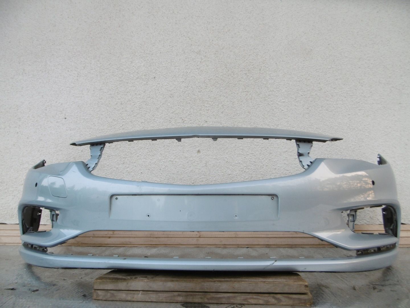 Zderzak przód Opel Astra K V 15-19 6xpdc