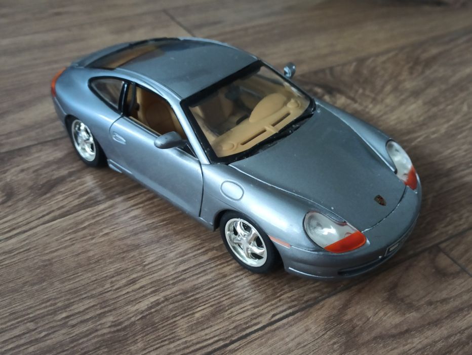 model Porsche 911 1/18