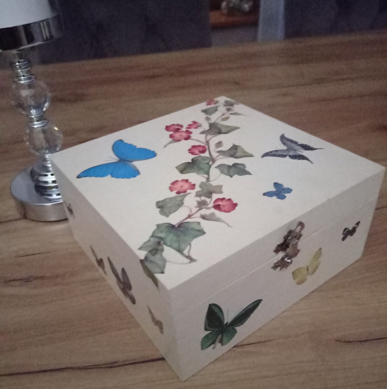 Szkatułka skrzyneczka z lusterkiem decoupage