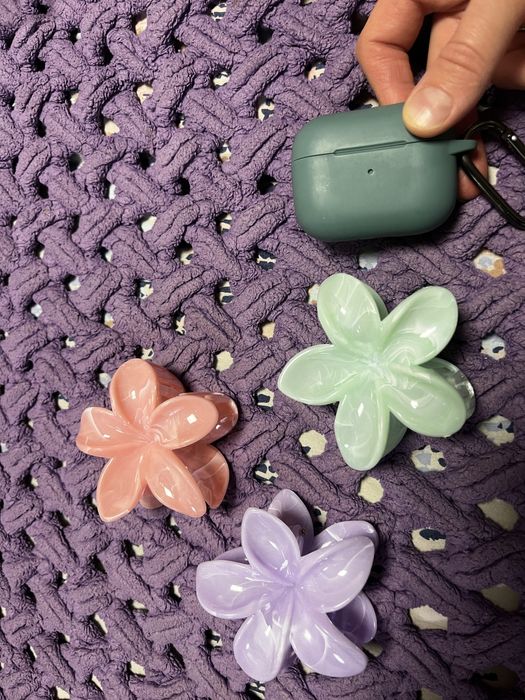 Набір заколок.