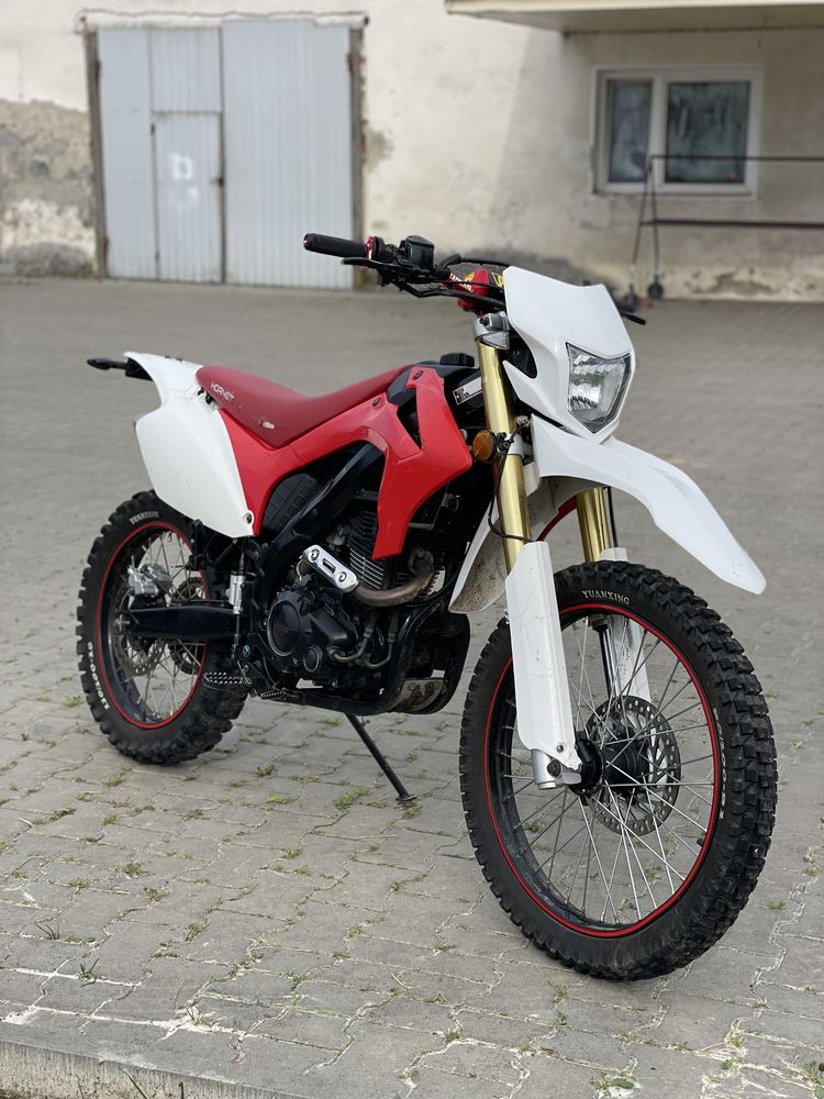 Продам мотоцикл ендуро 250