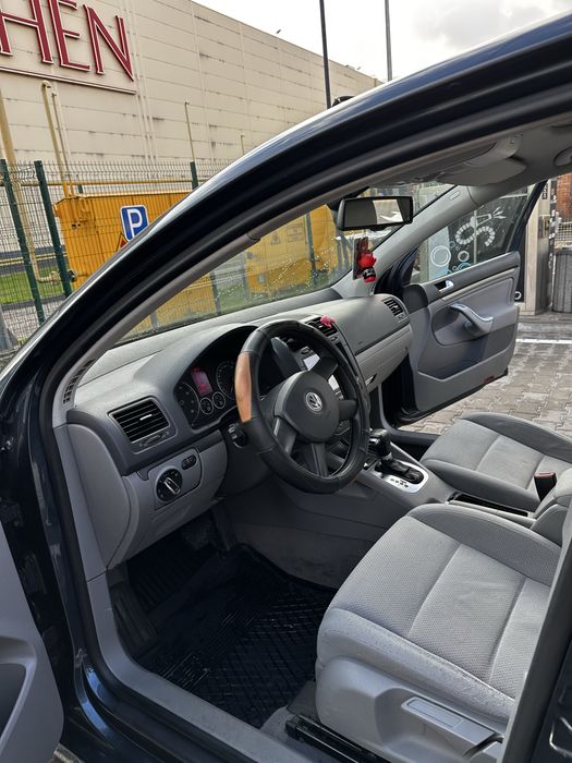 Volkswagen Golf V 1.6 MPI  Розмитнений