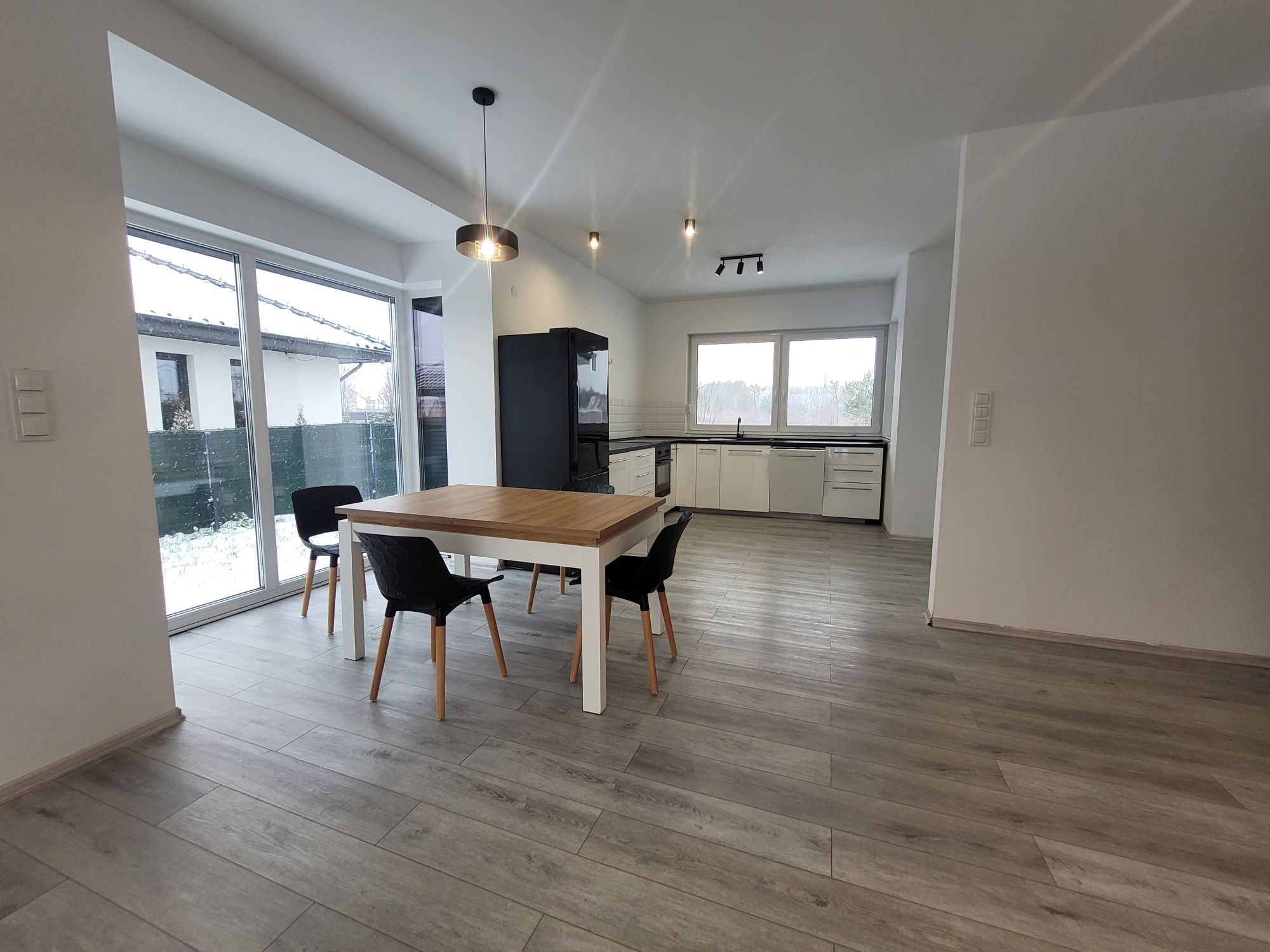 Dom parterowy 130m² w Dębnie z ogrodem, garażem i tarasem do wynajęcia