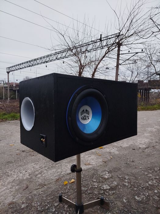 Сабвуфер на трубе