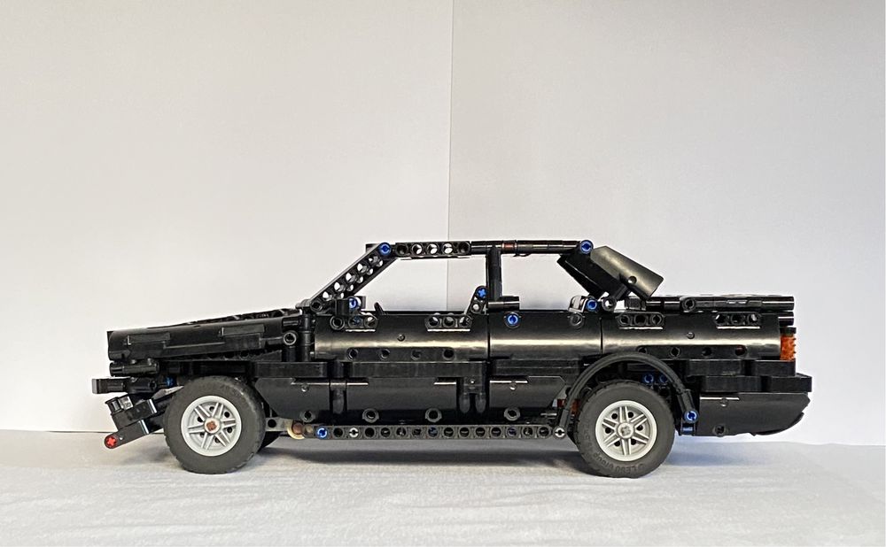 Modelka BMW E30 Lego Technic własnej roboty