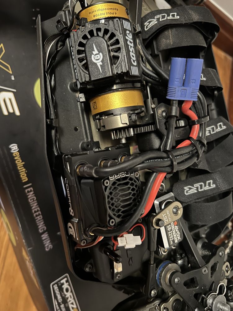 Combo castle creations cobra 8, 2200kv gold edition v2