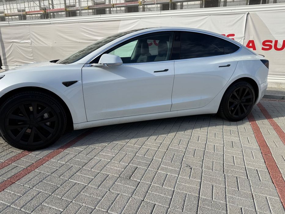Tesla Model 3 Standard Range Plus RWD
