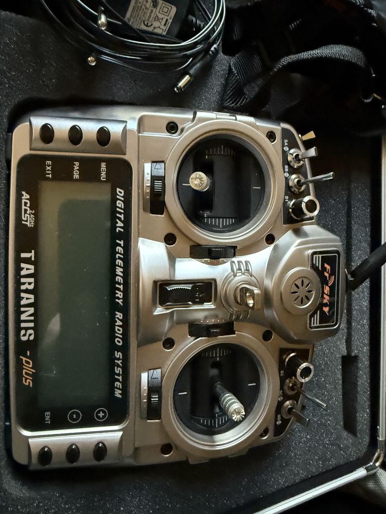 Taranis X8R PLUS radio do modeli FPV i nie tylko