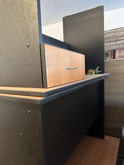 Стіл офісний в доброму стані