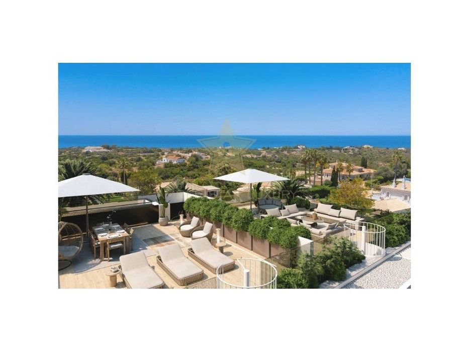 Penthouse T2+2 com Terraço Privado e Vista Mar