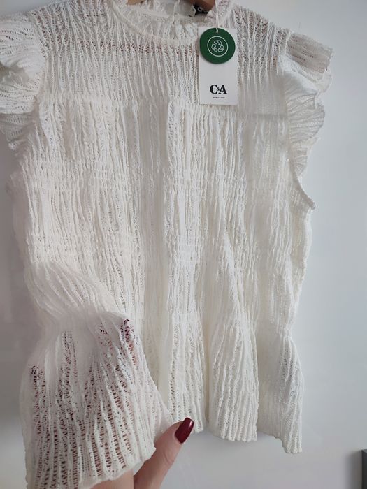 Nowa elegancka bluzka koronkowa