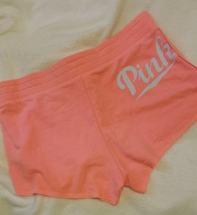 Spodenki firmy Victoria's Secret- VS. Pink