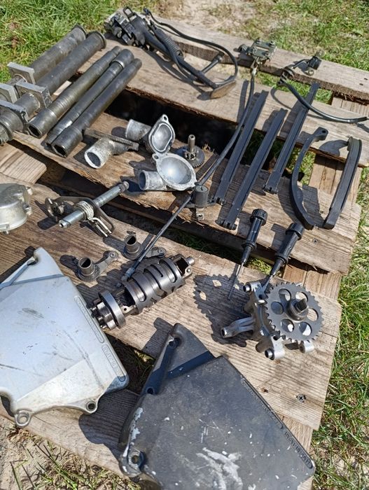 Części Yamaha R6 rj03 98 - 02 r 5EB rj01 impulsator stopka ślizg B4