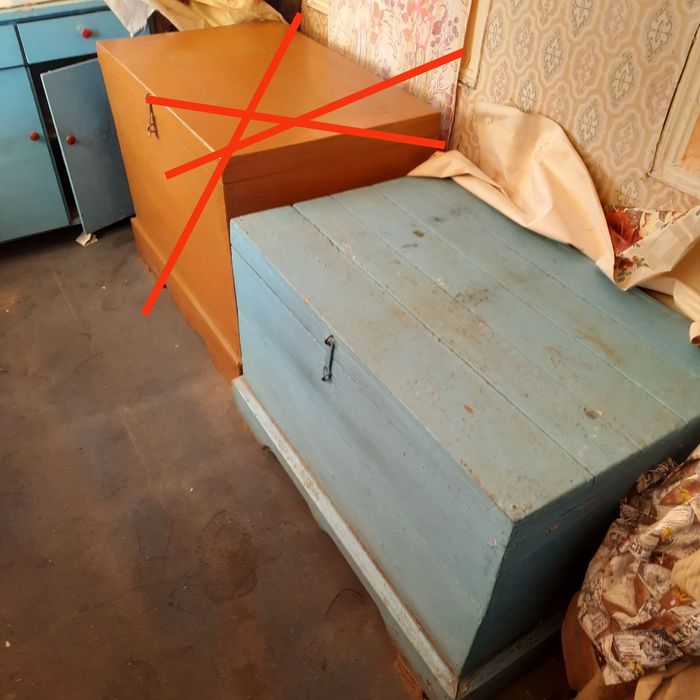 Продам скрини 40-50годов,буфет,столи,стільці,дивани,сервпнт,трюмо,тумб