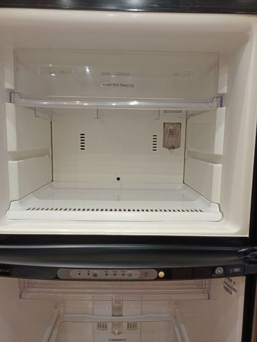 Продам холодильник Whirlpool ARC 4020 IX в гарному стані