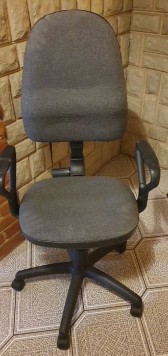 Fotel biurowy obrotowy