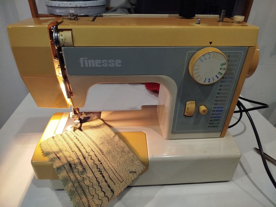 Máquina de costura finesse