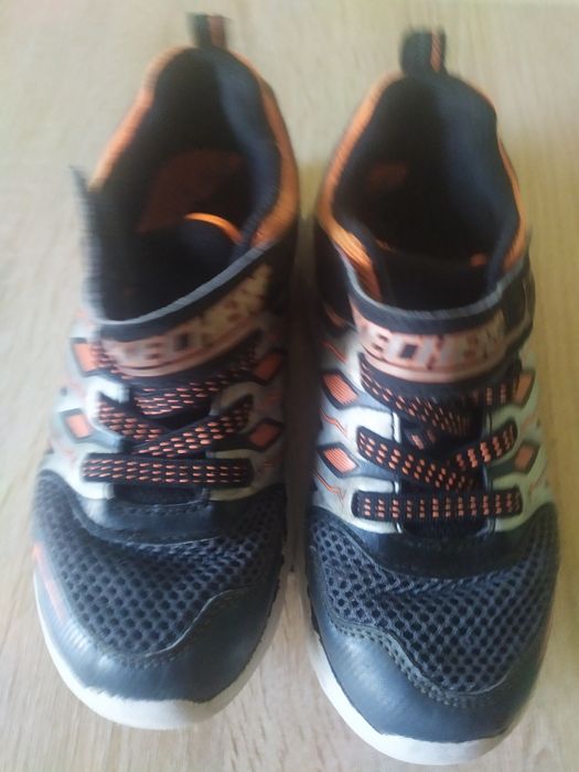 Кроссовки на мальчика 33 р.