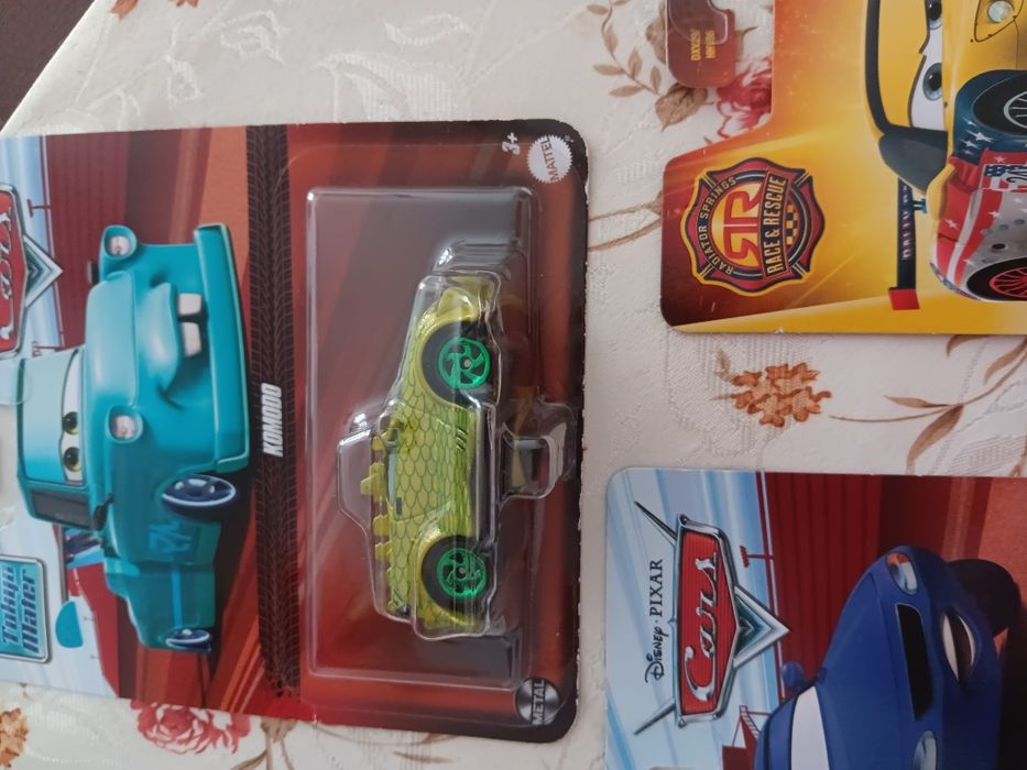 3 carros Disney Pixar cars Mattel novos