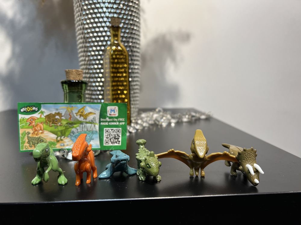 Динозавры киндер динозаврики игрушки