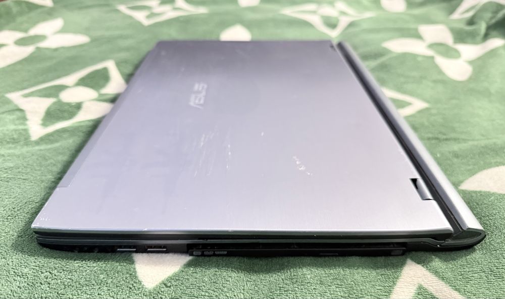 Ноутбук Asus u56e /intel i5/