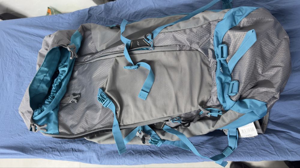 Mochila quechua 40L trilha, camping, viagem