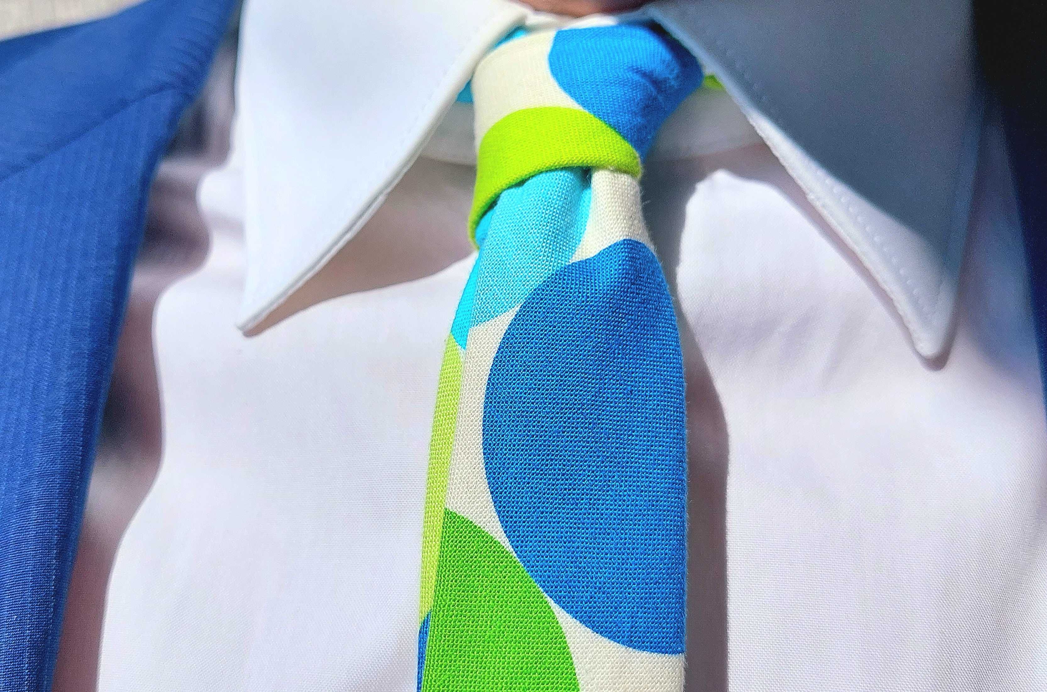 Krawat wąski biały w koła bawełna Szczypta design premium oryginalny
