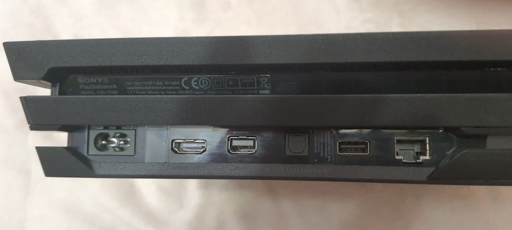 Продам PS4 PRO 1тб.третьої ( під прошивку)