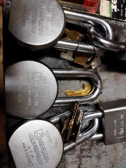 Aluquetes vários usados