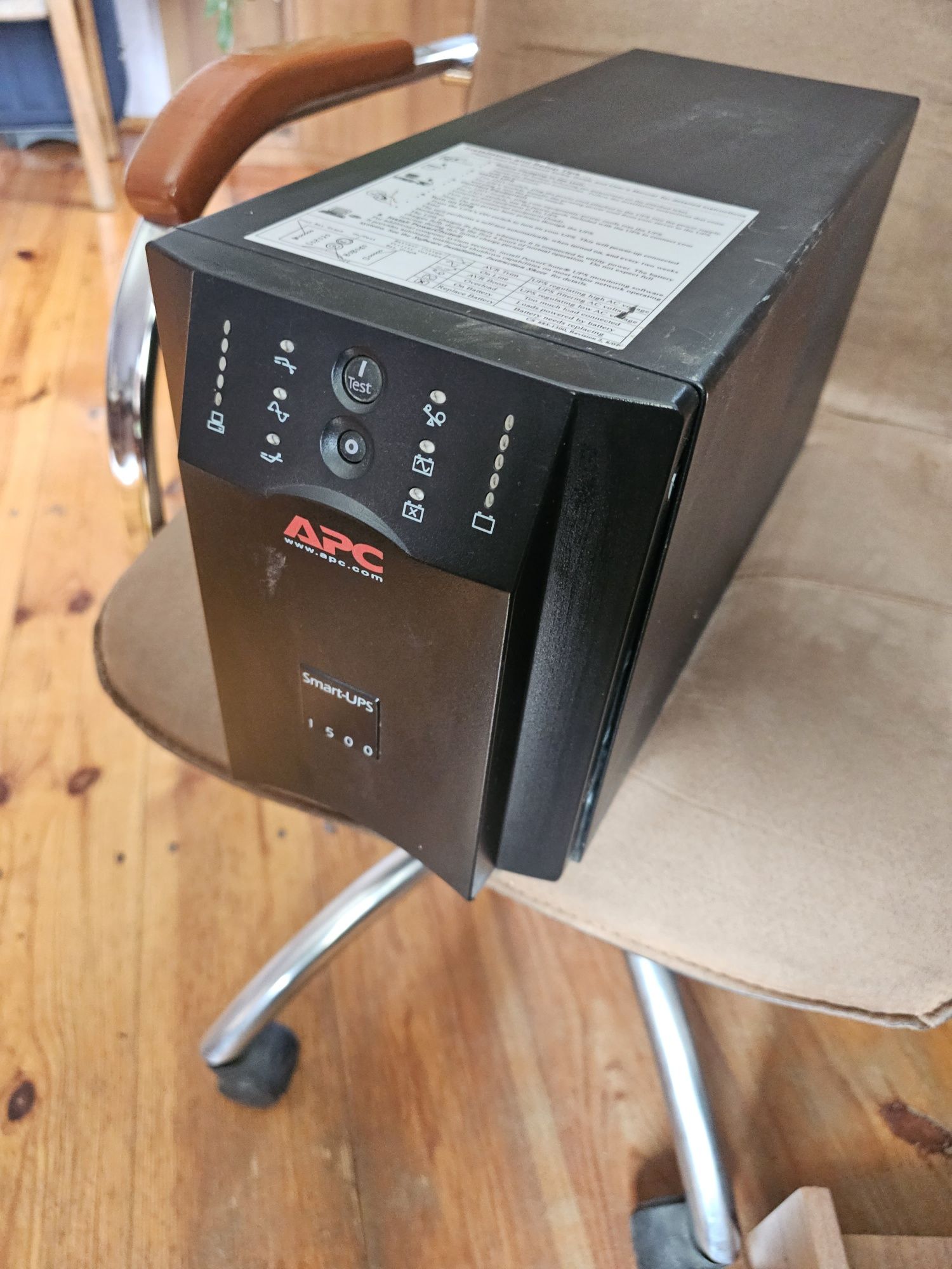 Безперебійник APC smart 1500
