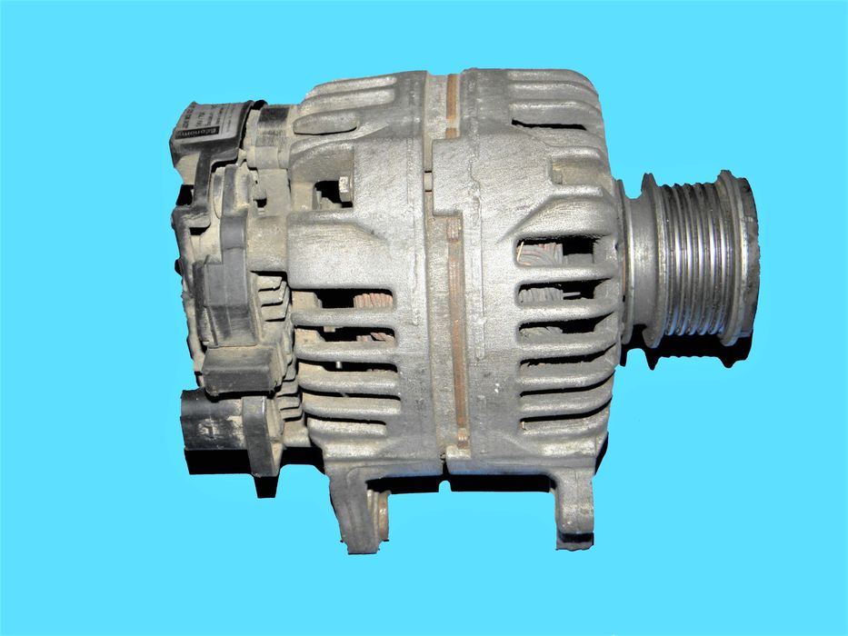 Генератор Volkswagen Passat B5 Golf 4 Fox Polo Fabia Octavia A3 A4 70A