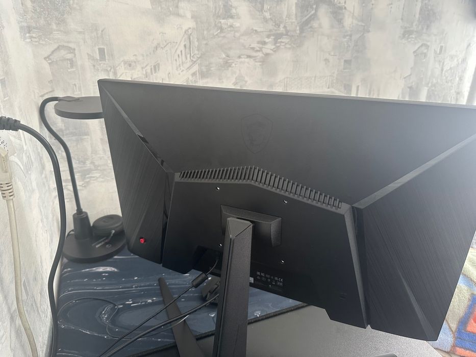 Монітор MSI 180 герц