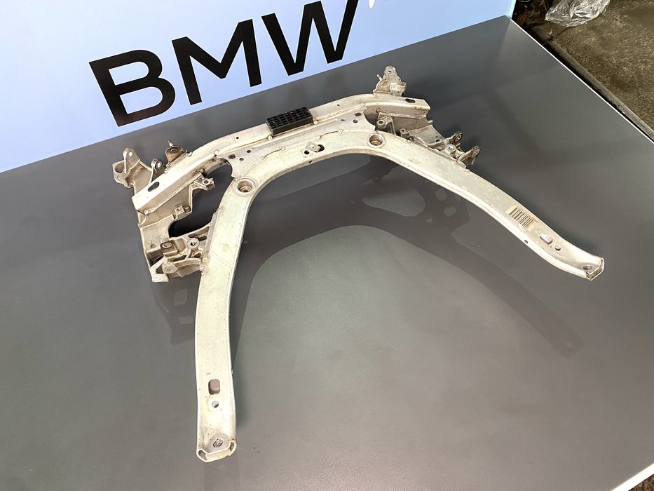 Передній Підрамнник BMW E60 E61 Подрамник БМВ Е60 Е61 Передня Балка