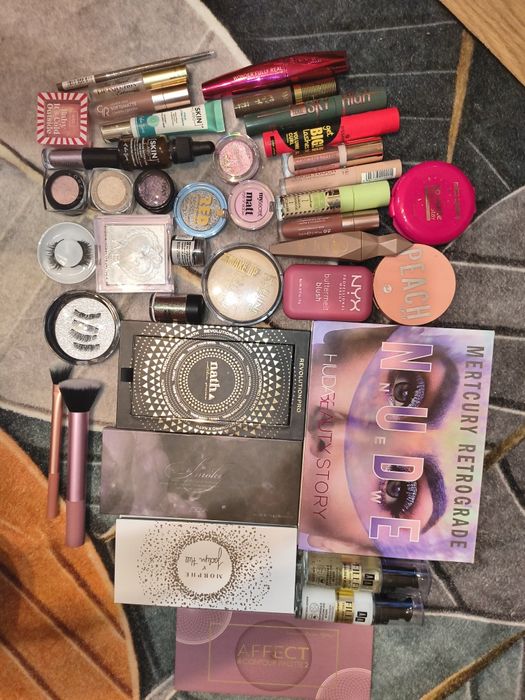 Zestaw kosmetyków 39 szt. Bell Stars AA Mexmo Morphe Too Faced NYX