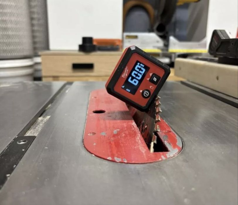 Рівень цифровий, кутомір Milwaukee