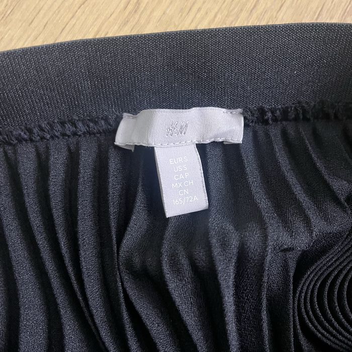 Спідничка міді H&M