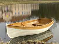 Łódź, łódka drewniana, żaglówka, bączek dingi, dinghy, jacht