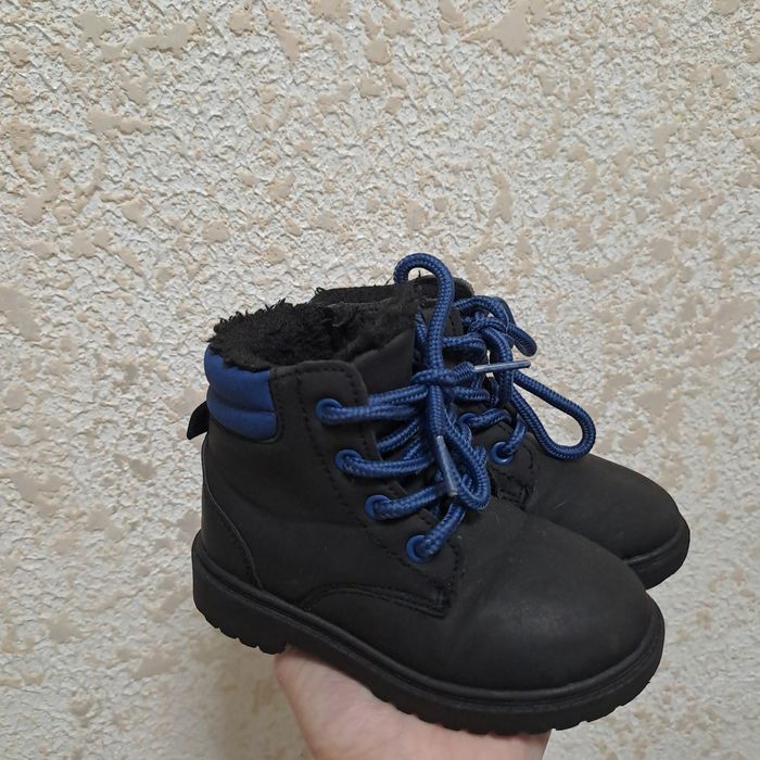 Зимові ботинки, демісезонні та уггі