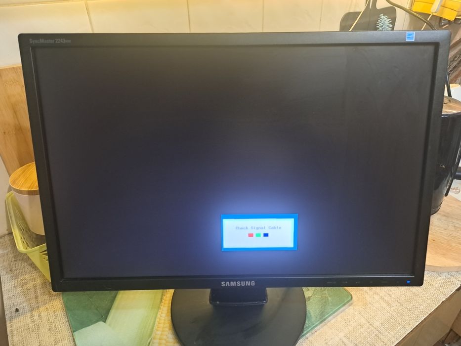 Monitor Samsung 22 cale 100% sprawmy  stan bardzo dobry