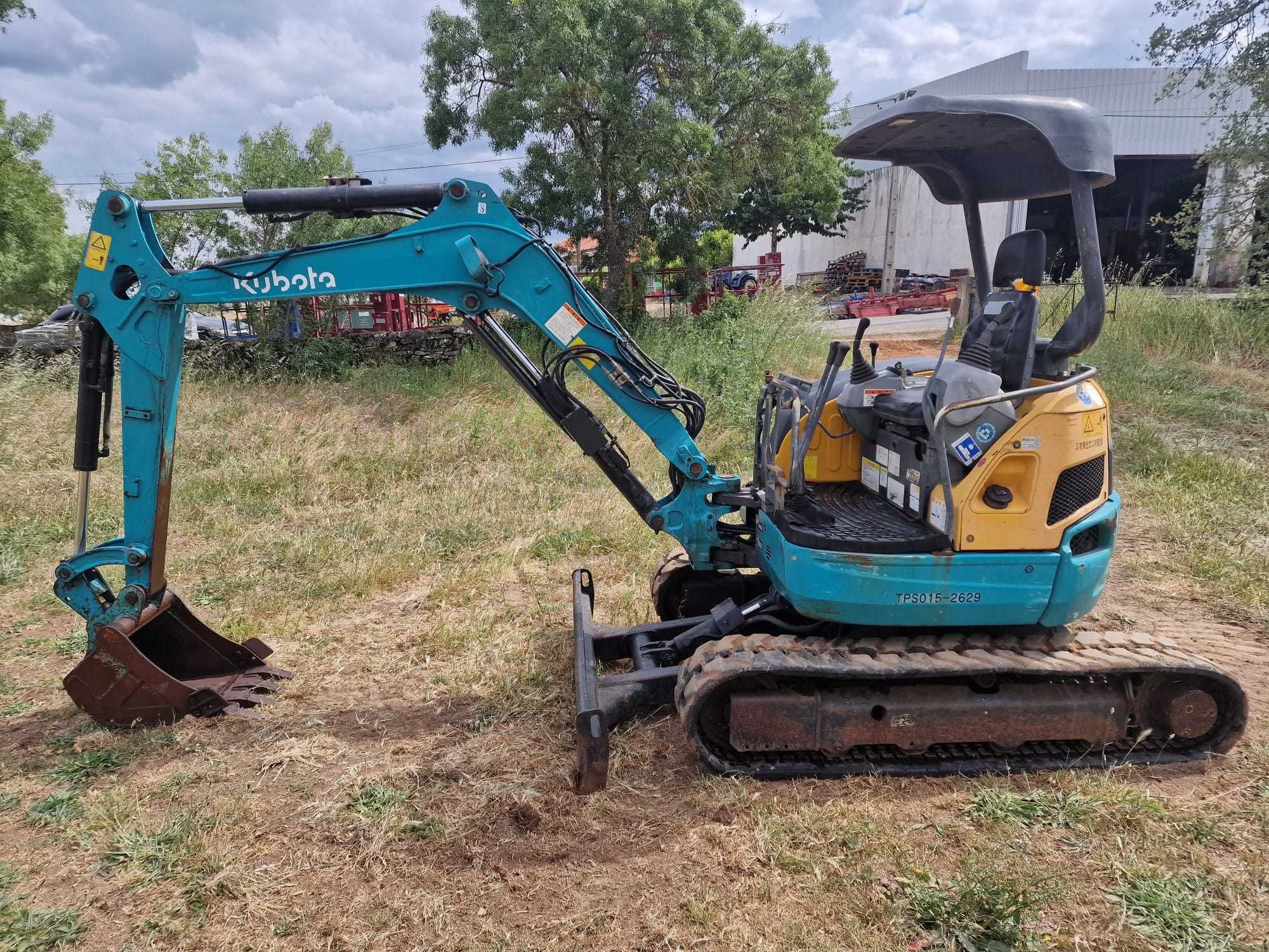 Giratória / Escavadora Kubota U-30-5 - 3 Toneladas