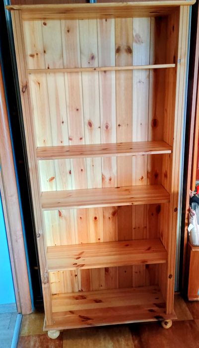 Regał drewniany sosnowy.