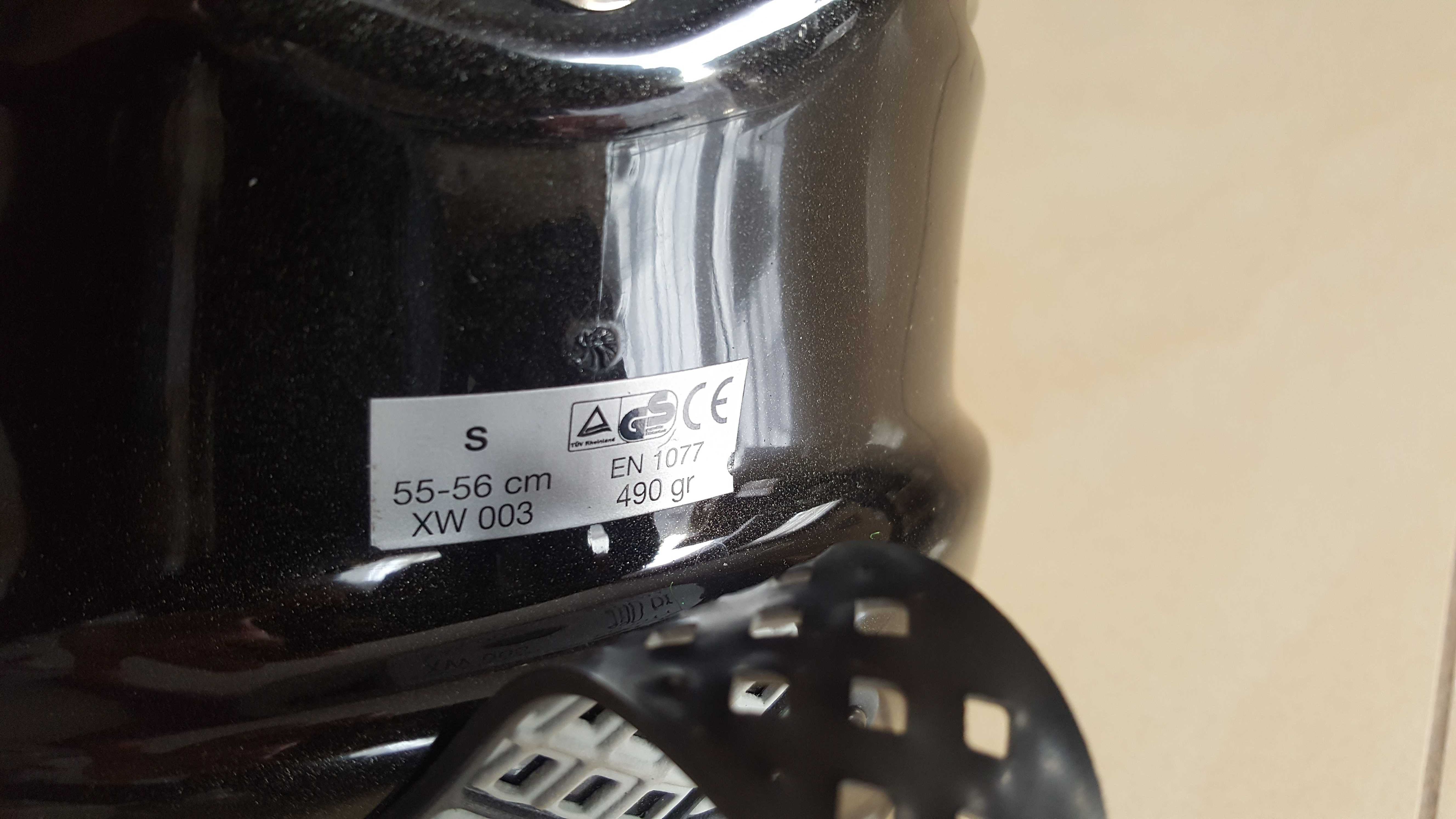 Do sprzedania kask narciarski UVEX uzywany