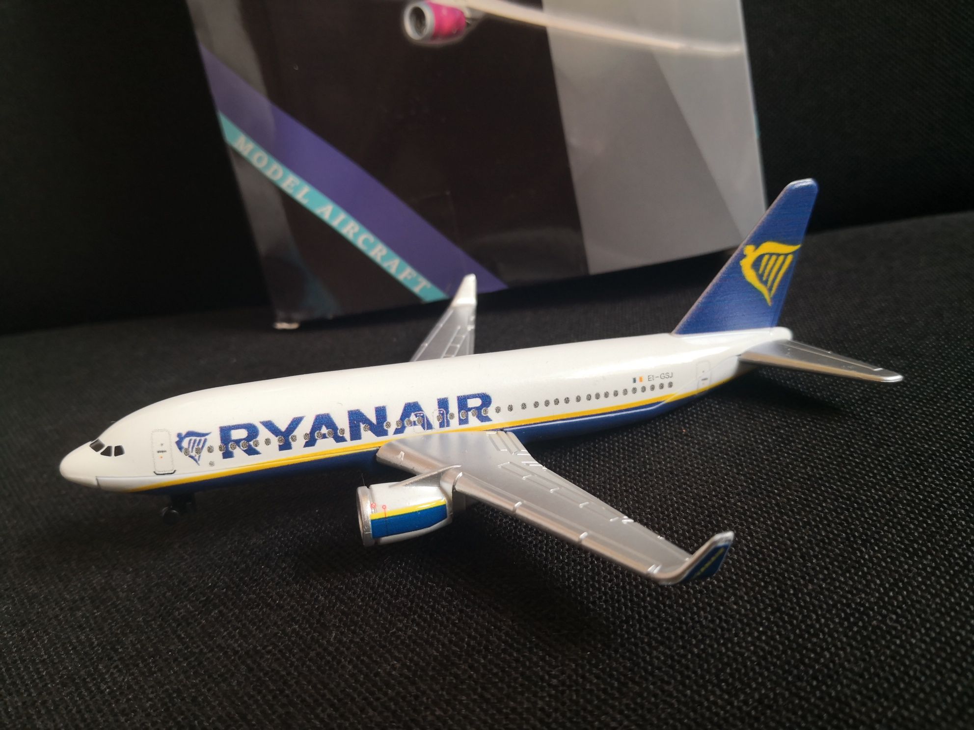 Samolot model samolotu ok 15 cm jak Ryanair