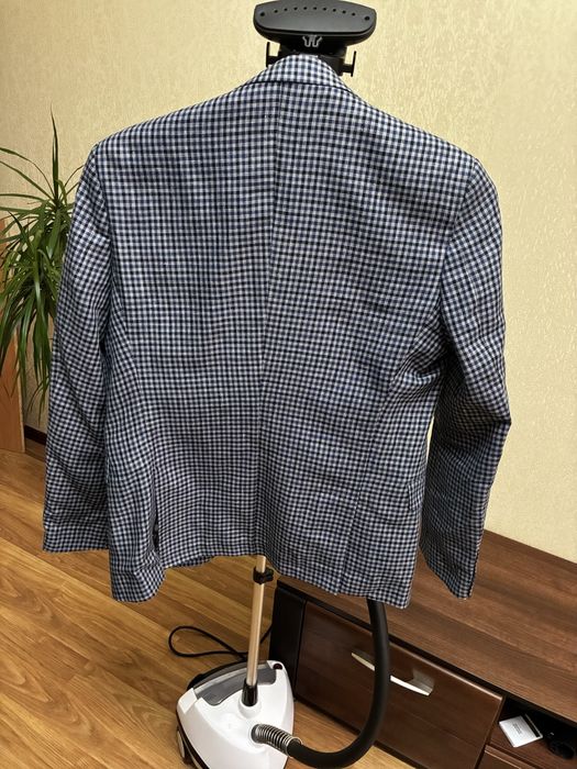 Стильний піджак у клітинку в чудовому стані