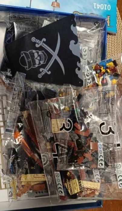 Детский конструктор пиратский корабль 1328 шт военный чорна перлина