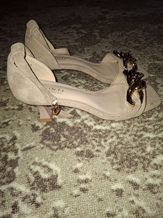 Женские босоножки замша