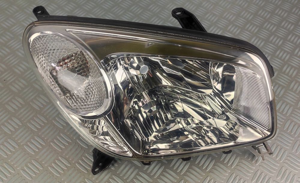 reflektor lampa prawa prawy przód przednia TOYOTA RAV-4 II 2 LIFT 03-05 EU