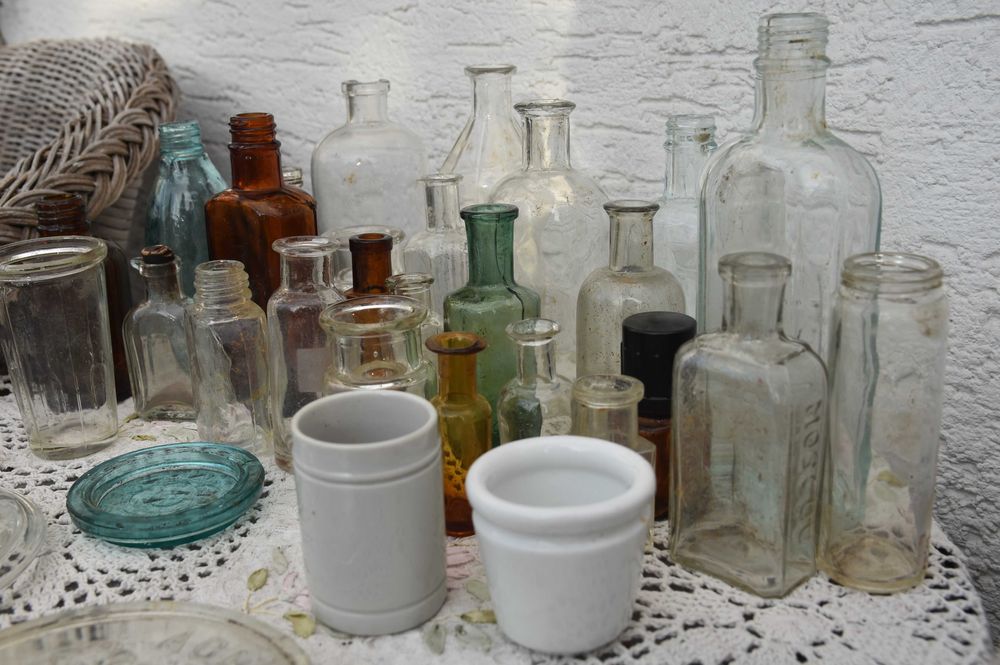 Sprzedam stare przedwojnne butelki buteleczki