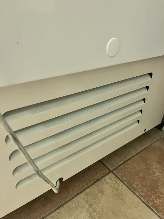 Морозильна камера JUKA m100q