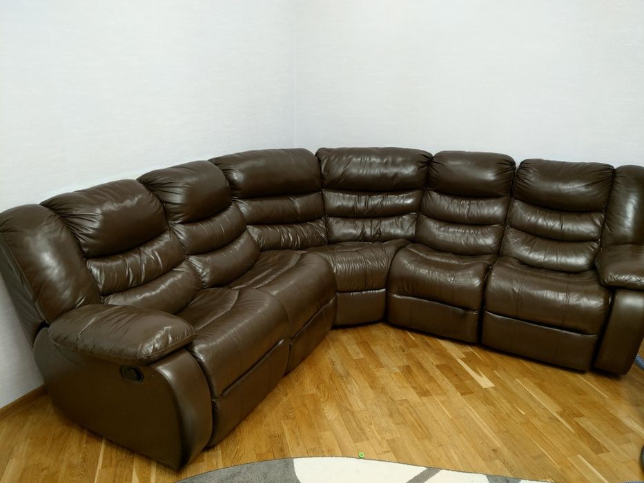 Шкіряний діван угловий